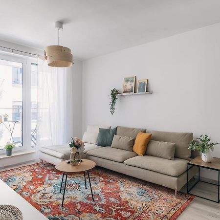 Corvin Apartment With Balcony And Ac Будапеща Екстериор снимка