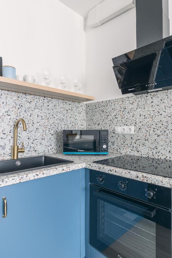 Corvin Apartment With Balcony And Ac Будапеща Екстериор снимка