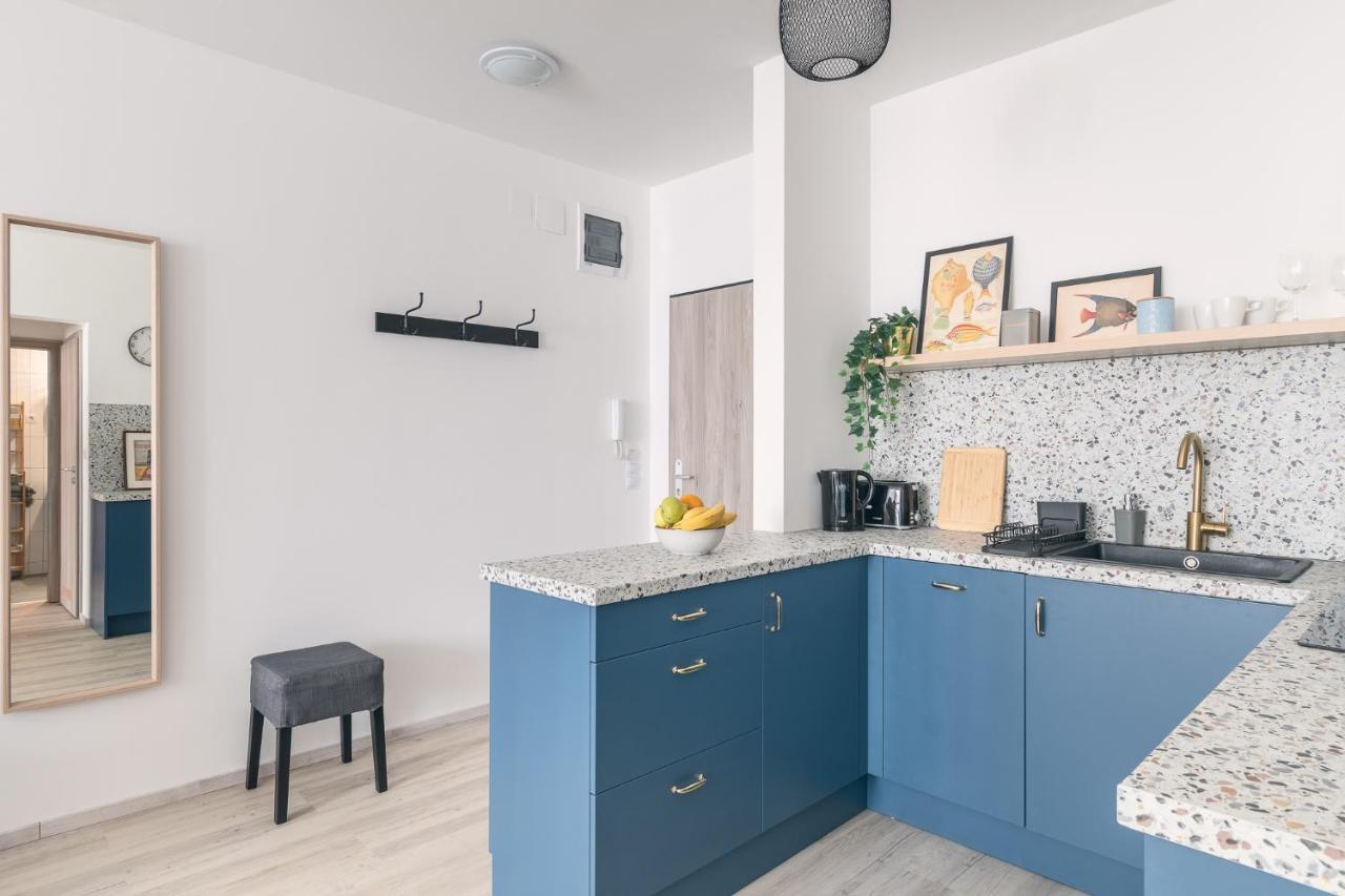 Corvin Apartment With Balcony And Ac Будапеща Екстериор снимка