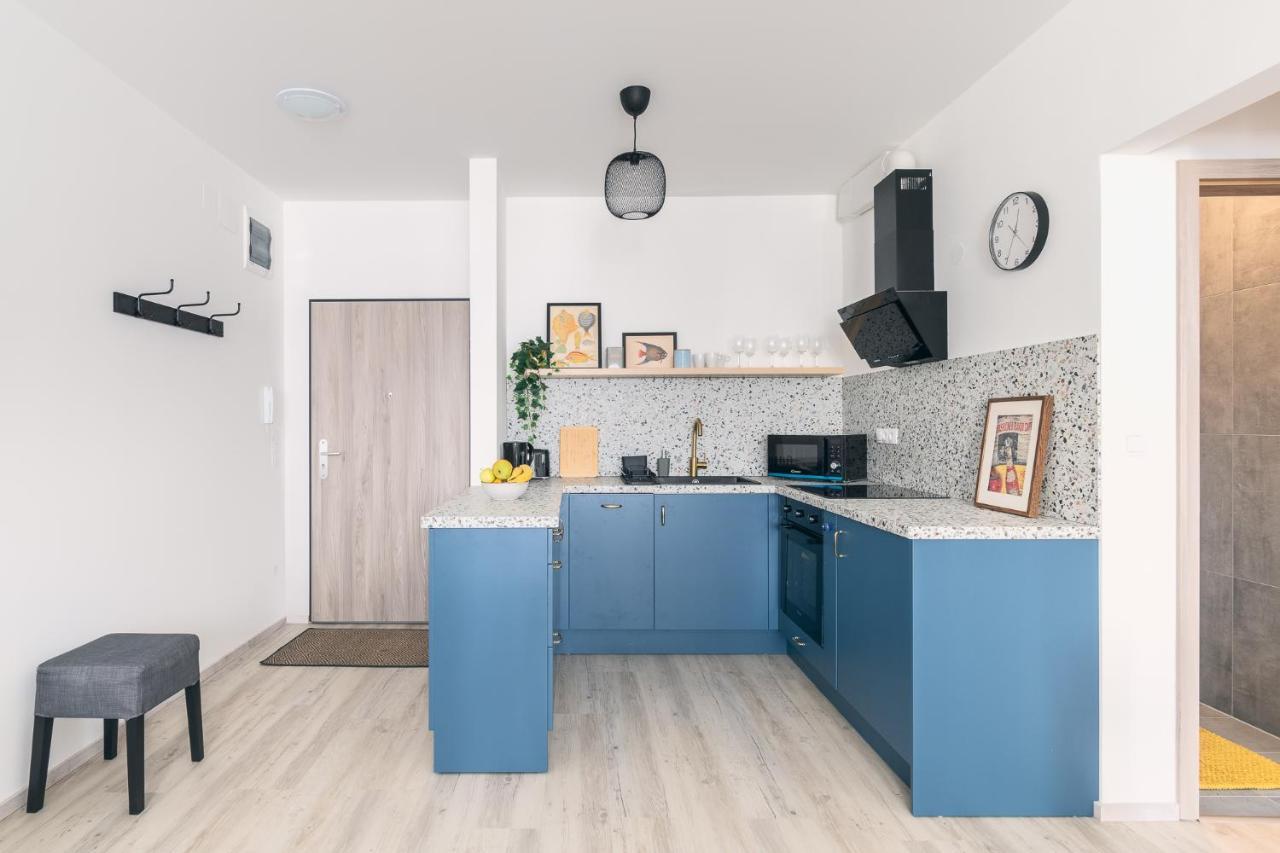 Corvin Apartment With Balcony And Ac Будапеща Екстериор снимка