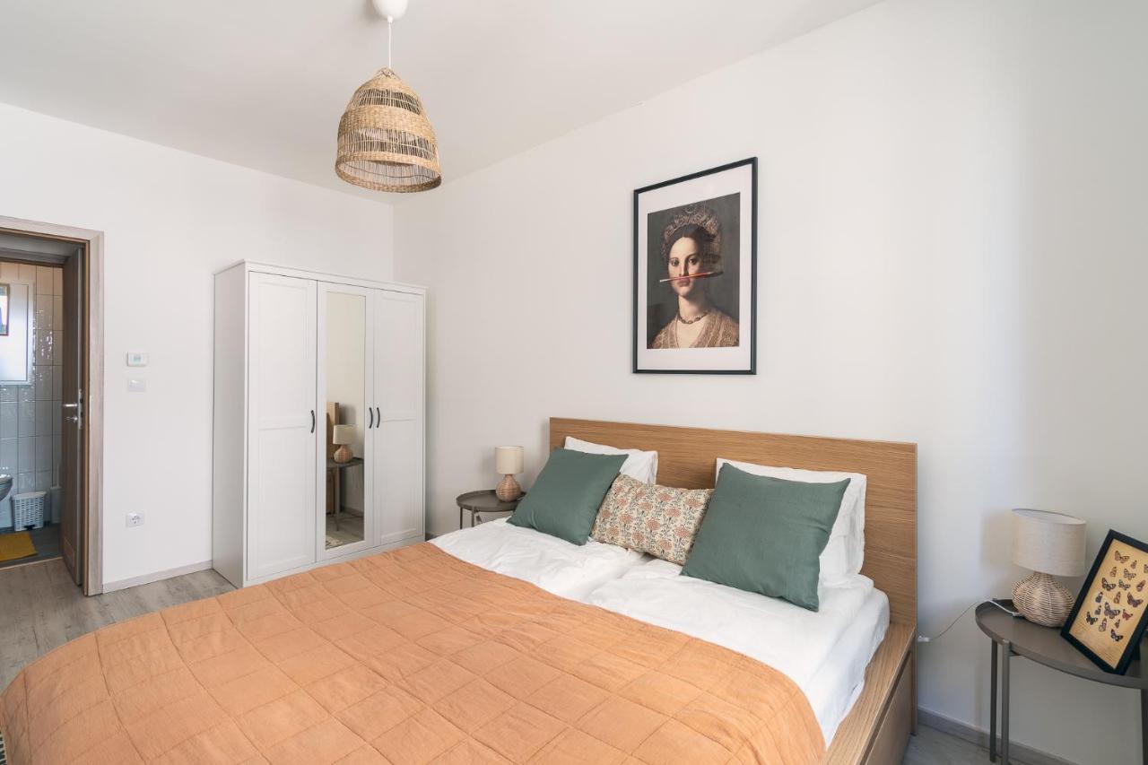 Corvin Apartment With Balcony And Ac Будапеща Екстериор снимка