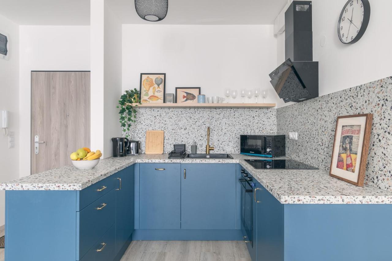 Corvin Apartment With Balcony And Ac Будапеща Екстериор снимка