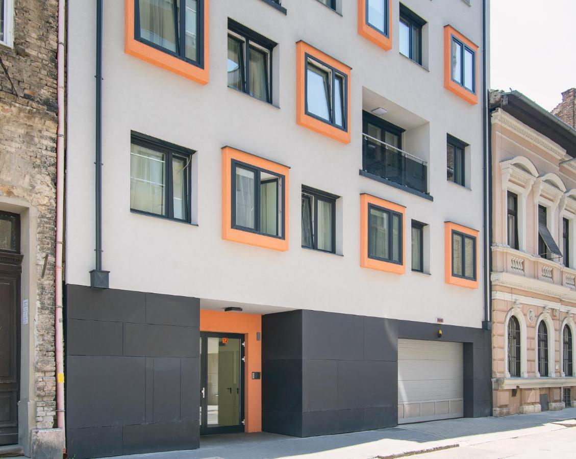 Corvin Apartment With Balcony And Ac Будапеща Екстериор снимка